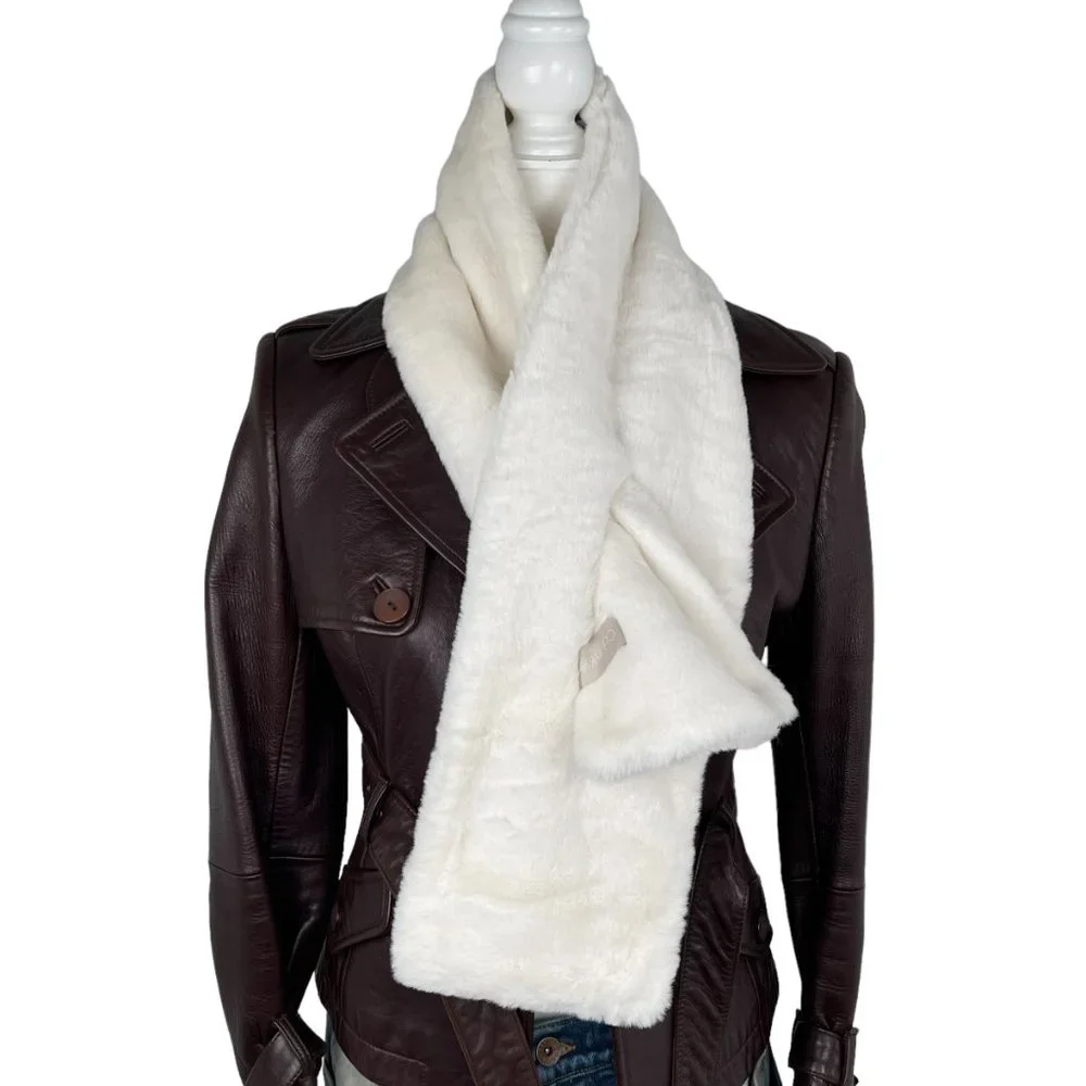 NWT Calvin Klein Womens Off White Faux Fur Pull Through Scarf
